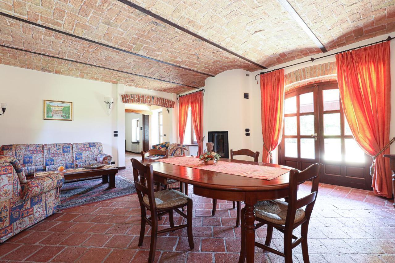 Cascina Giuli Villa อัลบา ภายนอก รูปภาพ