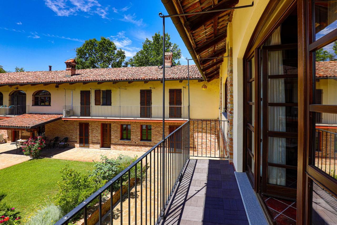 Cascina Giuli Villa อัลบา ภายนอก รูปภาพ