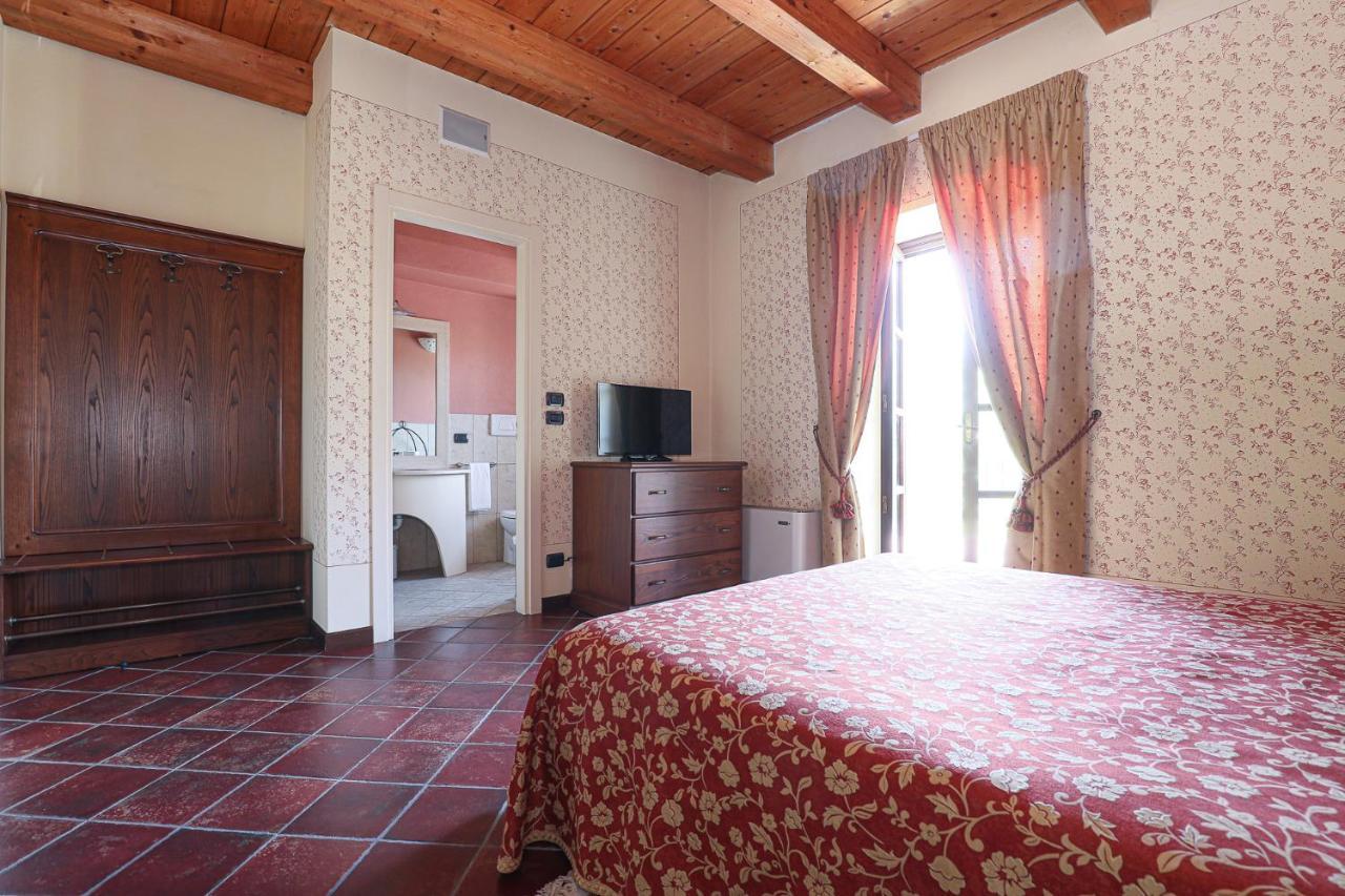Cascina Giuli Villa อัลบา ภายนอก รูปภาพ